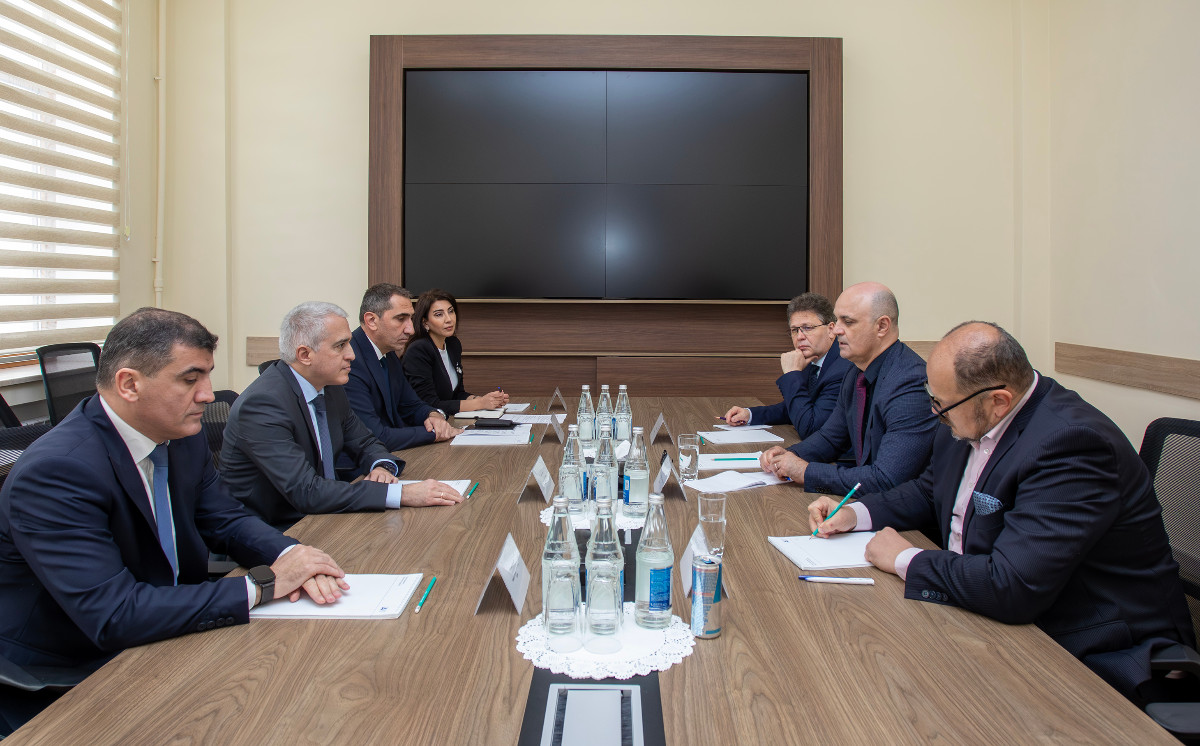 Chairman of AERA Board meets with World Bank delegation 