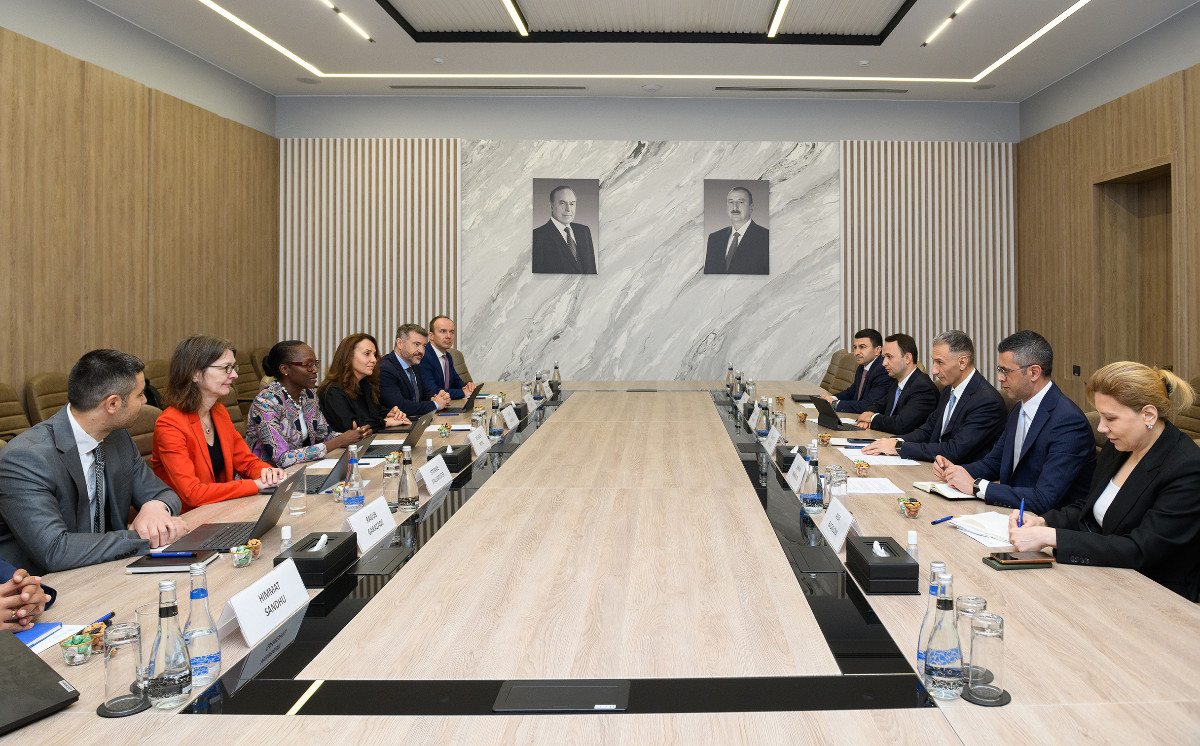 Minister Rashad Nabiyev Meets with World Bank Delegation 