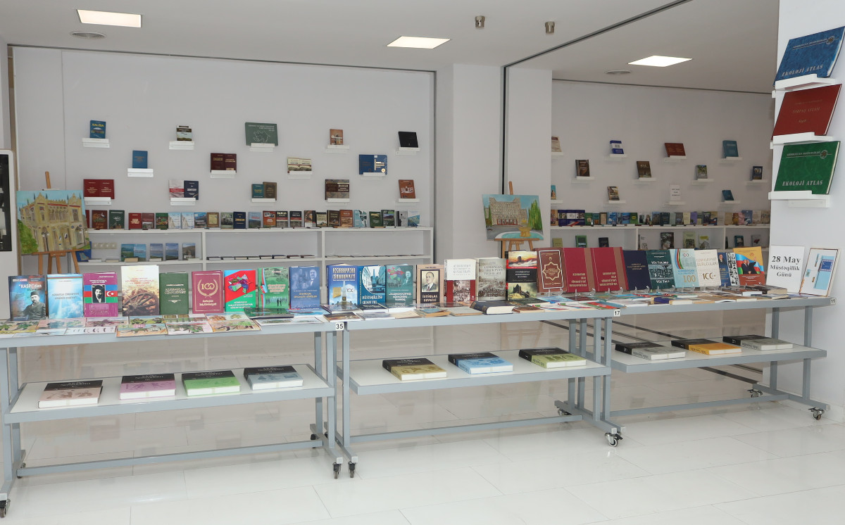 Mərkəzi Elmi Kitabxanada 28 May - Müstəqillik Gününə həsr olunmuş sərgi keçirilir 