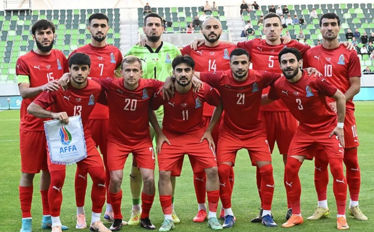 İki futbolçu millimizin heyətindən çıxarıldı 