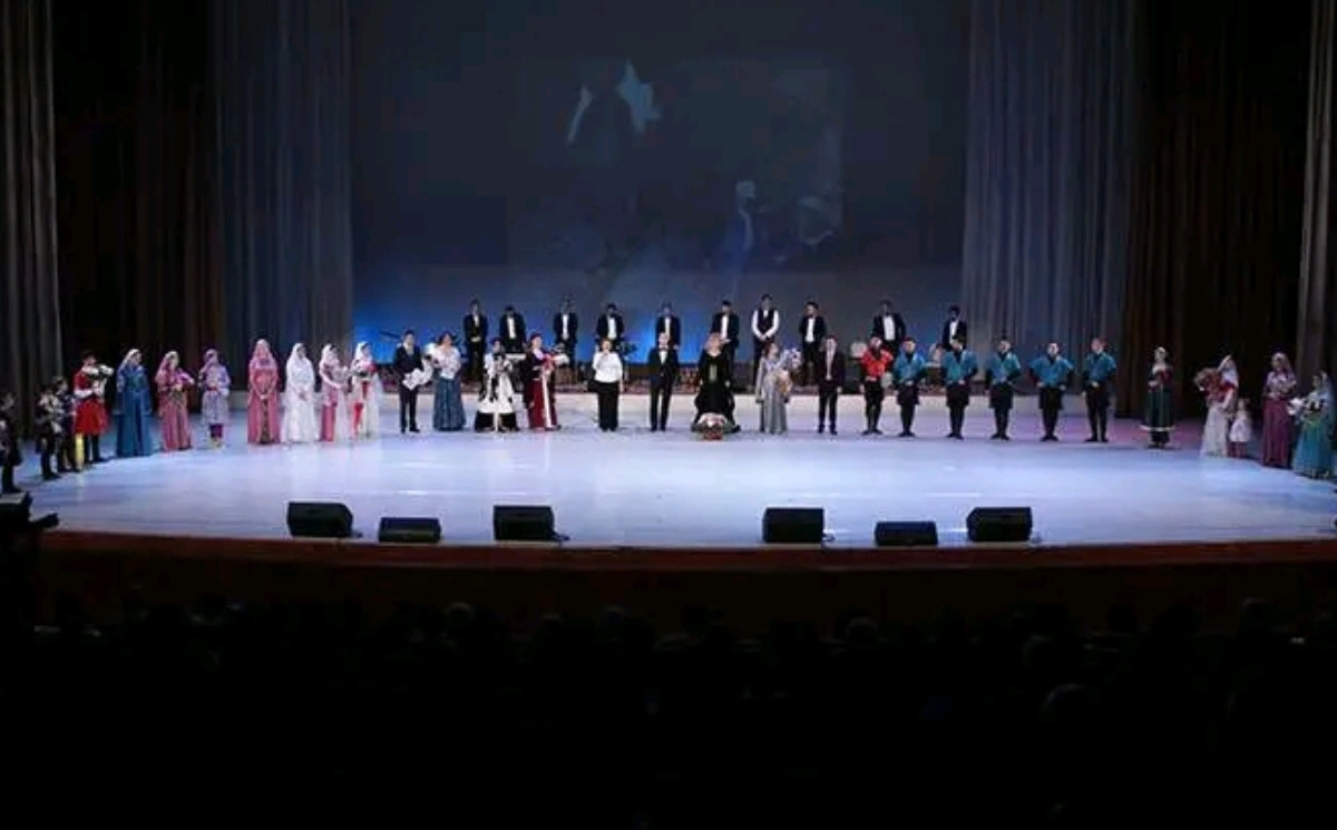 “Suvar”ansamblı 30 illiyini möhtəşəm yubiley konserti ilə qeyd edib 
