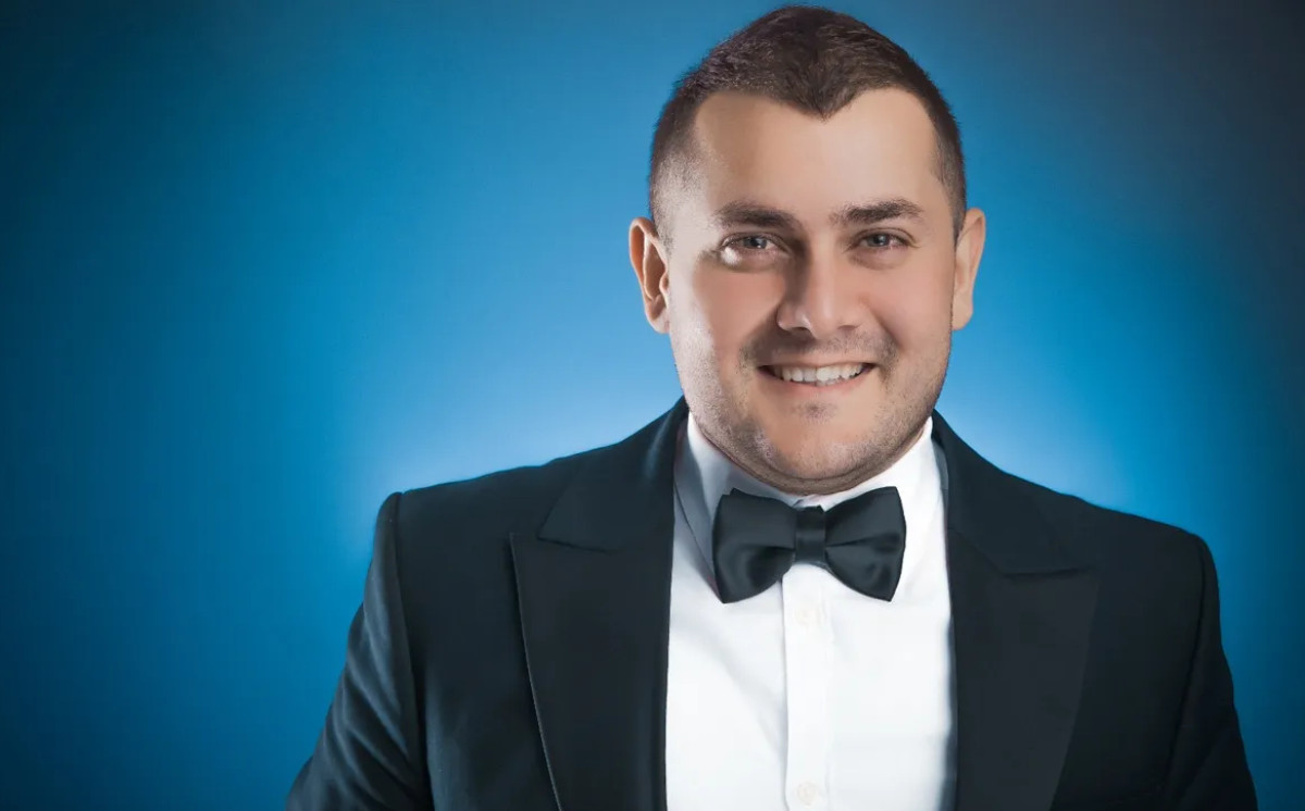 Murad Arif niyə hər məkanda oxumur? 