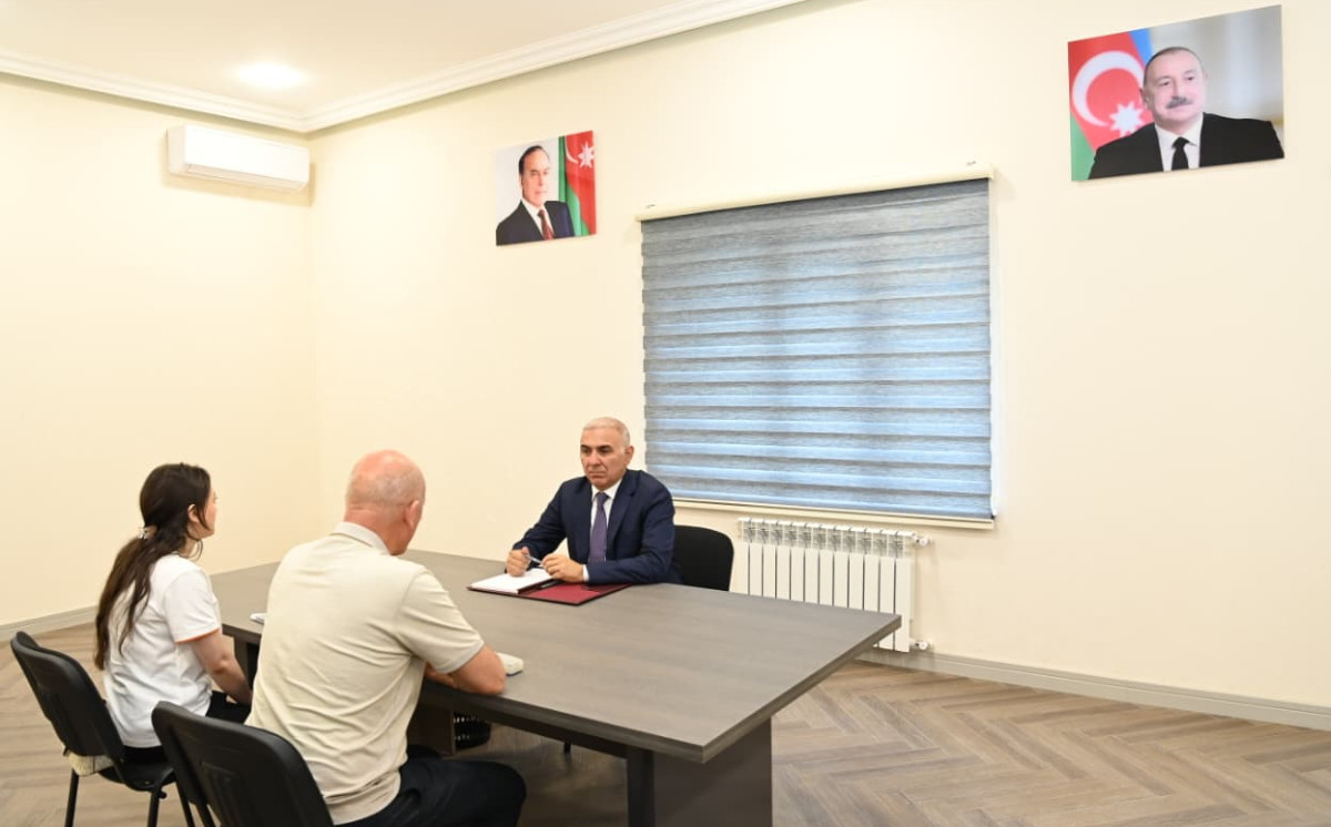 “Azərişıq” ASC-nin sədri Vüqar Əhmədov Xankəndidə vətəndaşları qəbul edib 