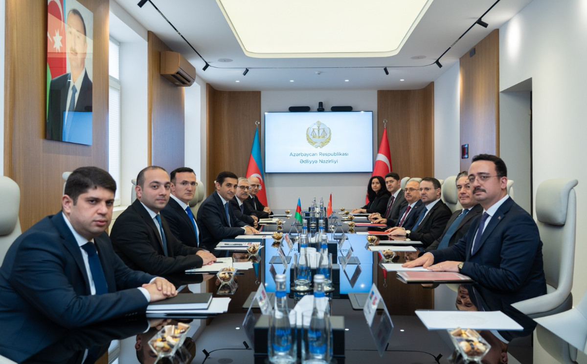 Ədliyyə naziri Fərid Əhmədov Türkiyənin ədliyyə naziri Akın Gürlek ilə görüşüb 